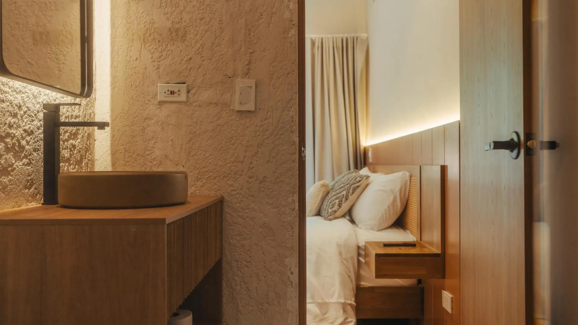 Hotel Boutique Roomzz Laureles Medellín Colombia