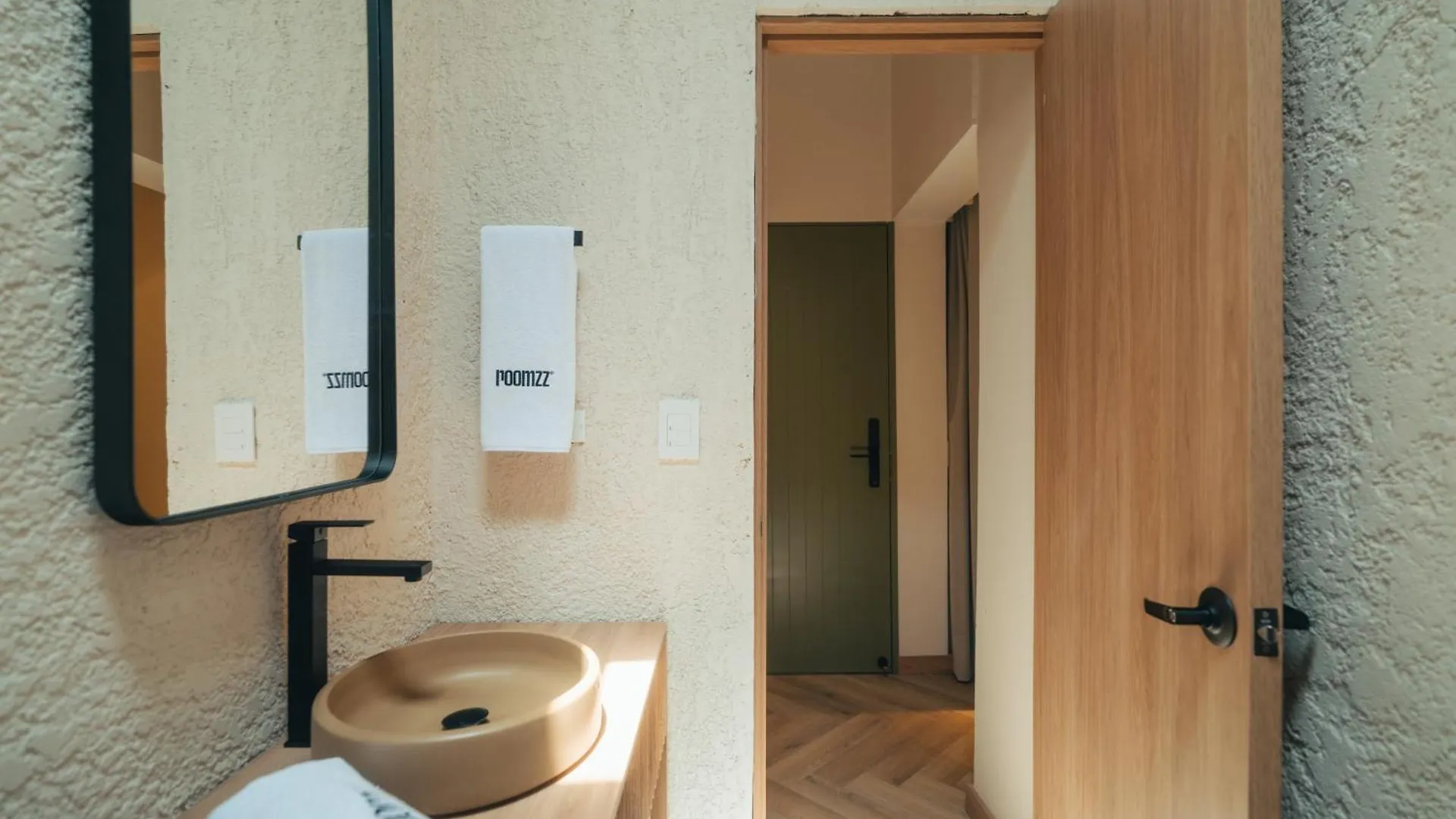 Hotel Boutique Roomzz Laureles Medellín